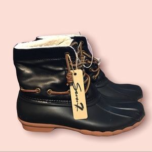 Seven 7 black duck boots